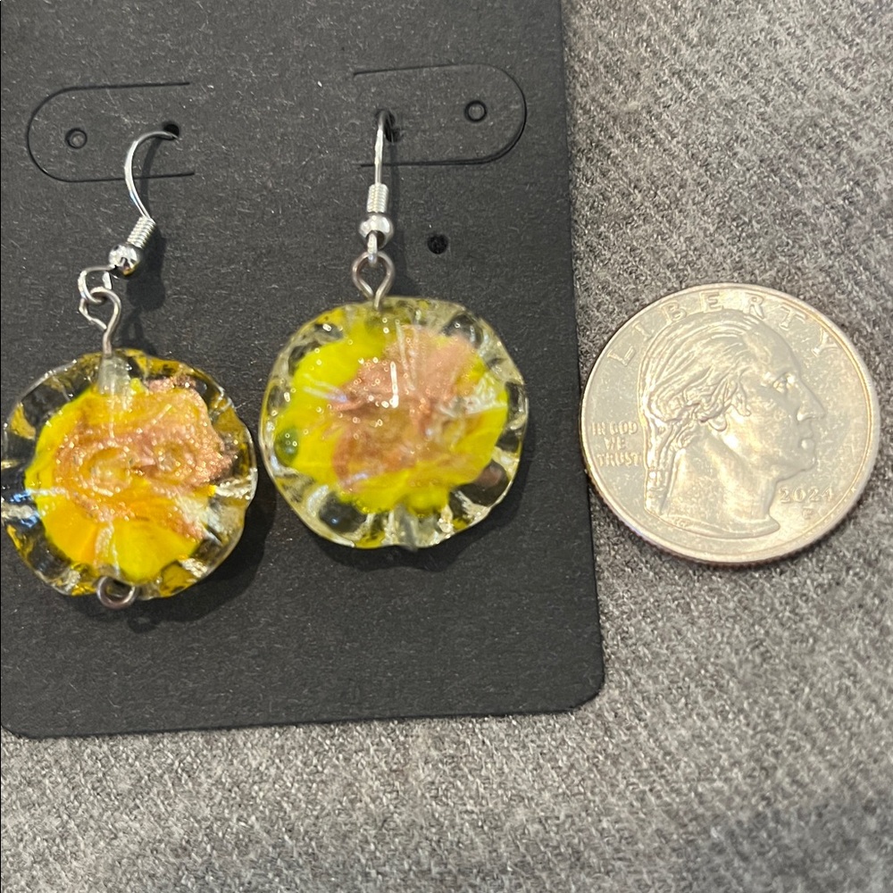 ๐ป3/$15 Two Pair Glass Earrings - Picture 3 of 5